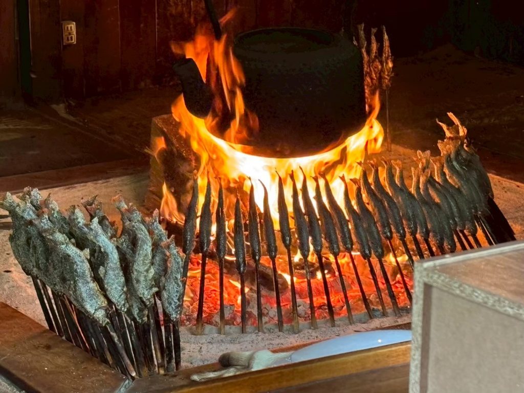 美味しい骨酒と岩魚の塩焼き